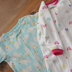 Fleece footed pajamas set